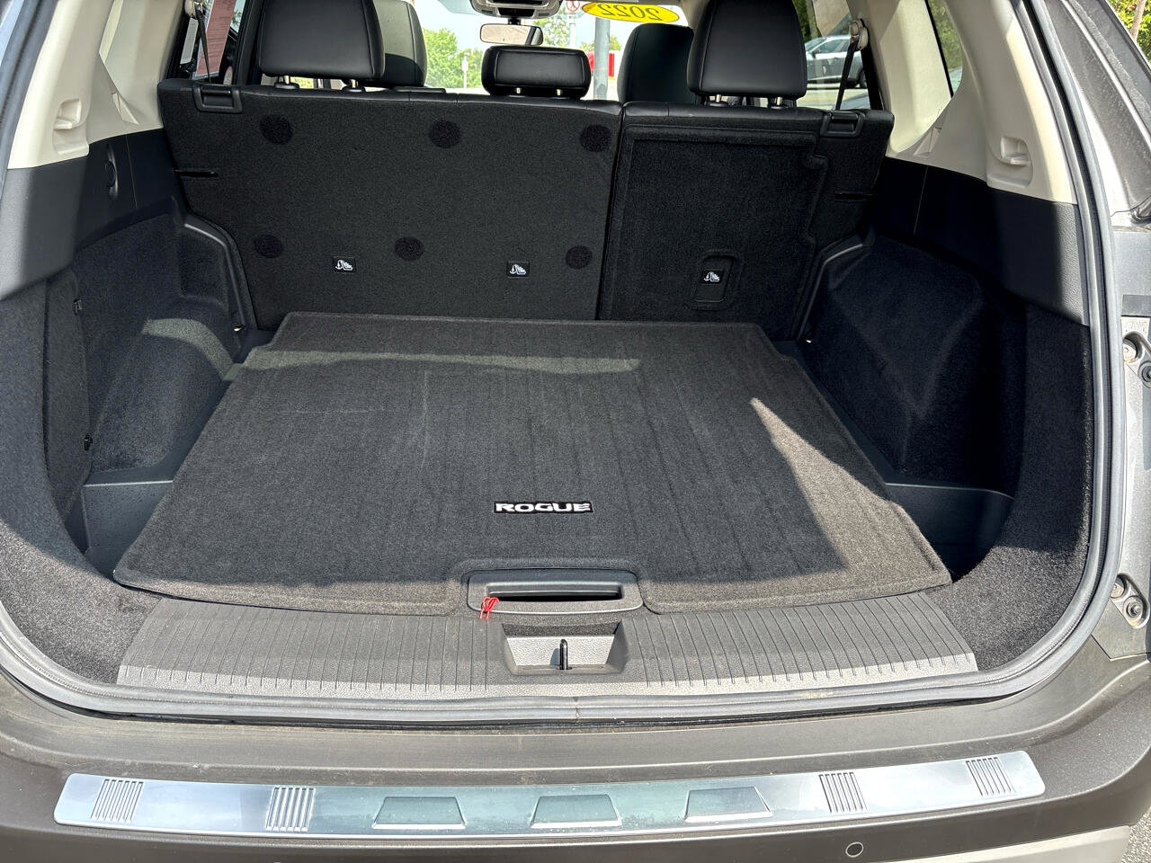 Used 2022 Nissan Rogue SV w/ SV Premium Package image 29