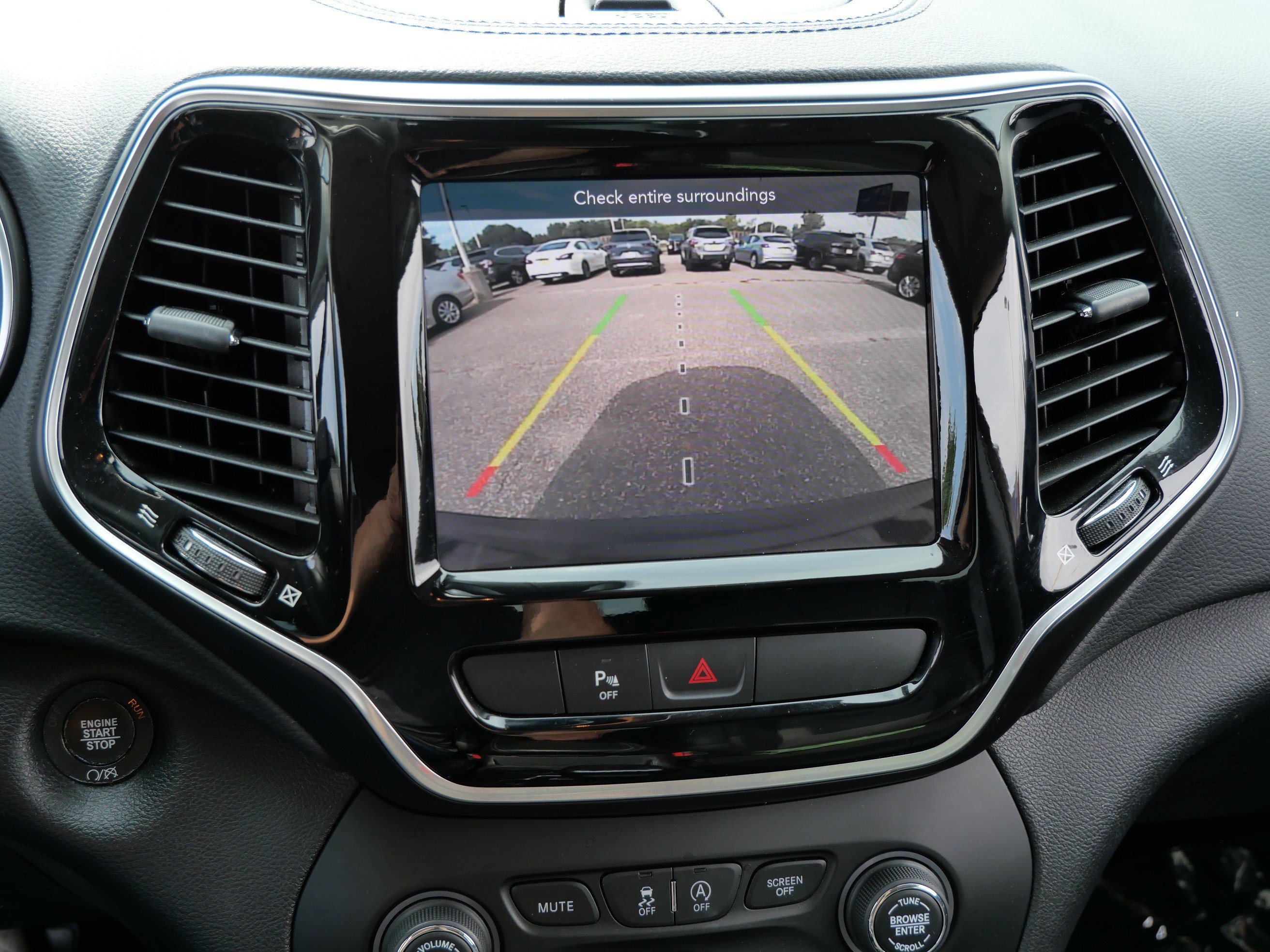 Used 2020 Jeep Cherokee Limited AWD/4WD image 30