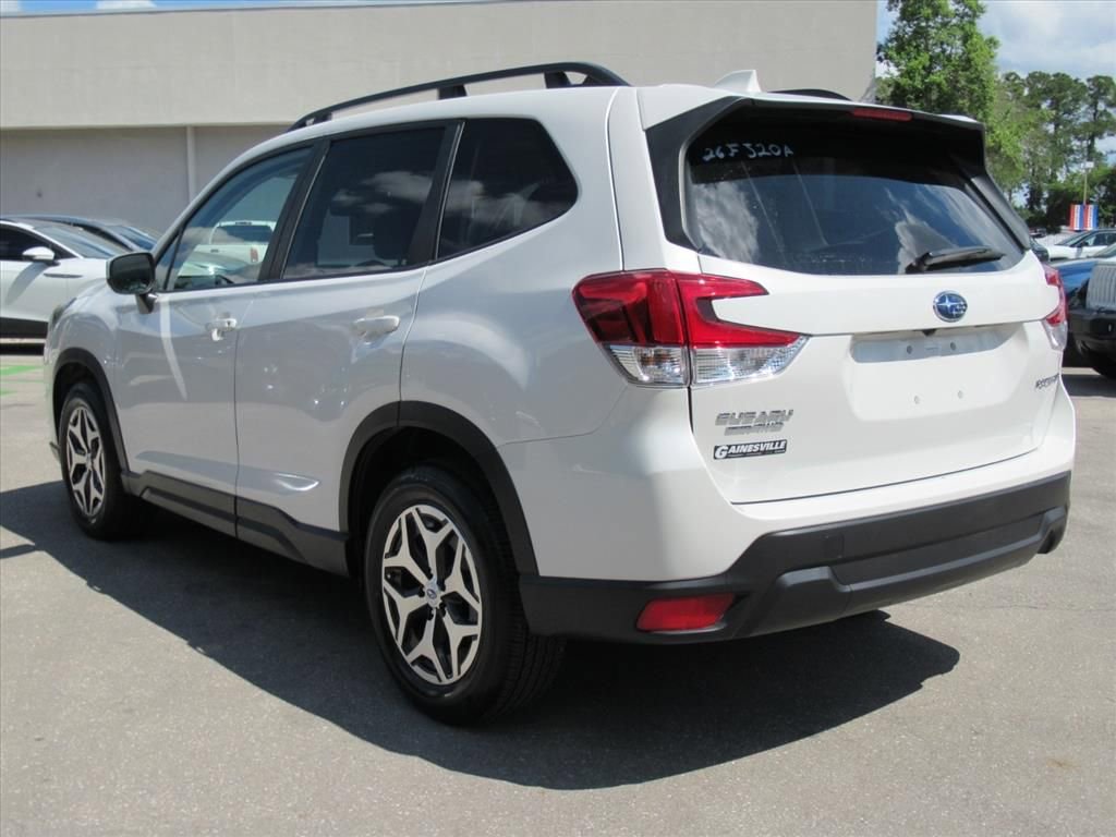 Used 2022 Subaru Forester Premium AWD/4WD image 5