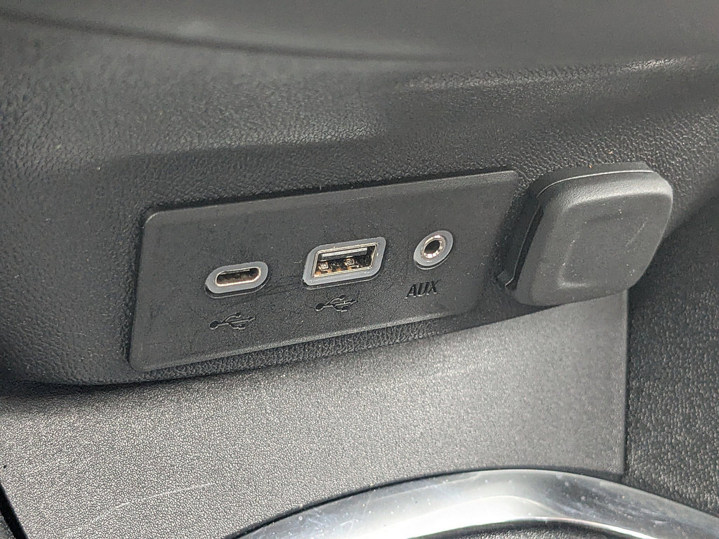 Used 2025 Chevrolet Malibu LT FWD image 18