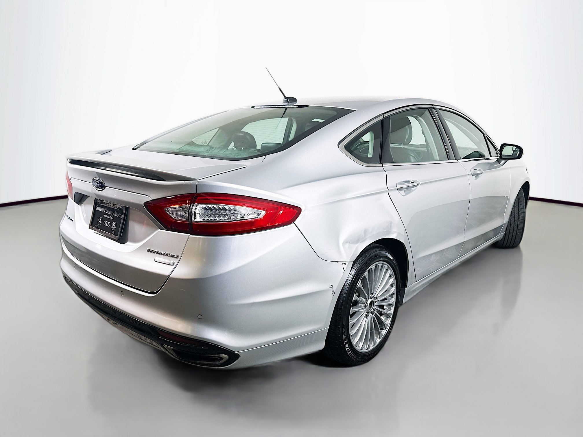 Used 2016 Ford Fusion Titanium FWD image 7