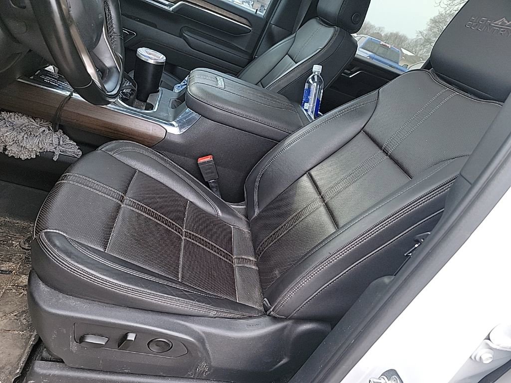 Used 2024 Chevrolet Silverado 3500 High Country w/ High Country Premium Package image 23