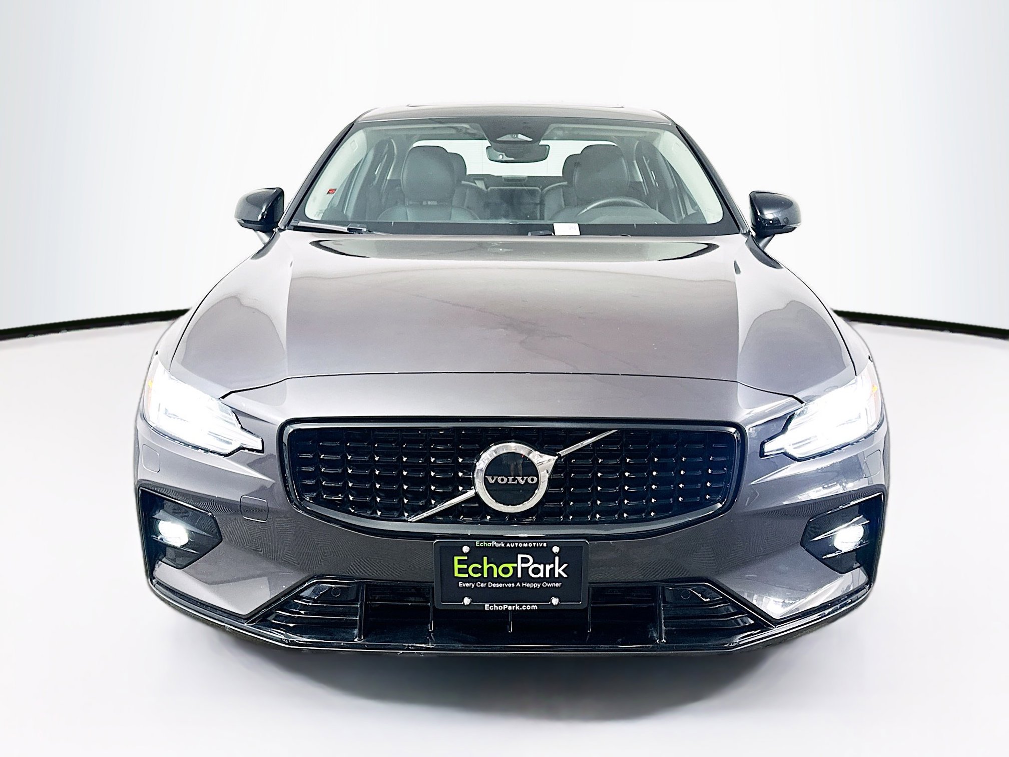 Used 2025 Volvo S60 B5 Core image 2