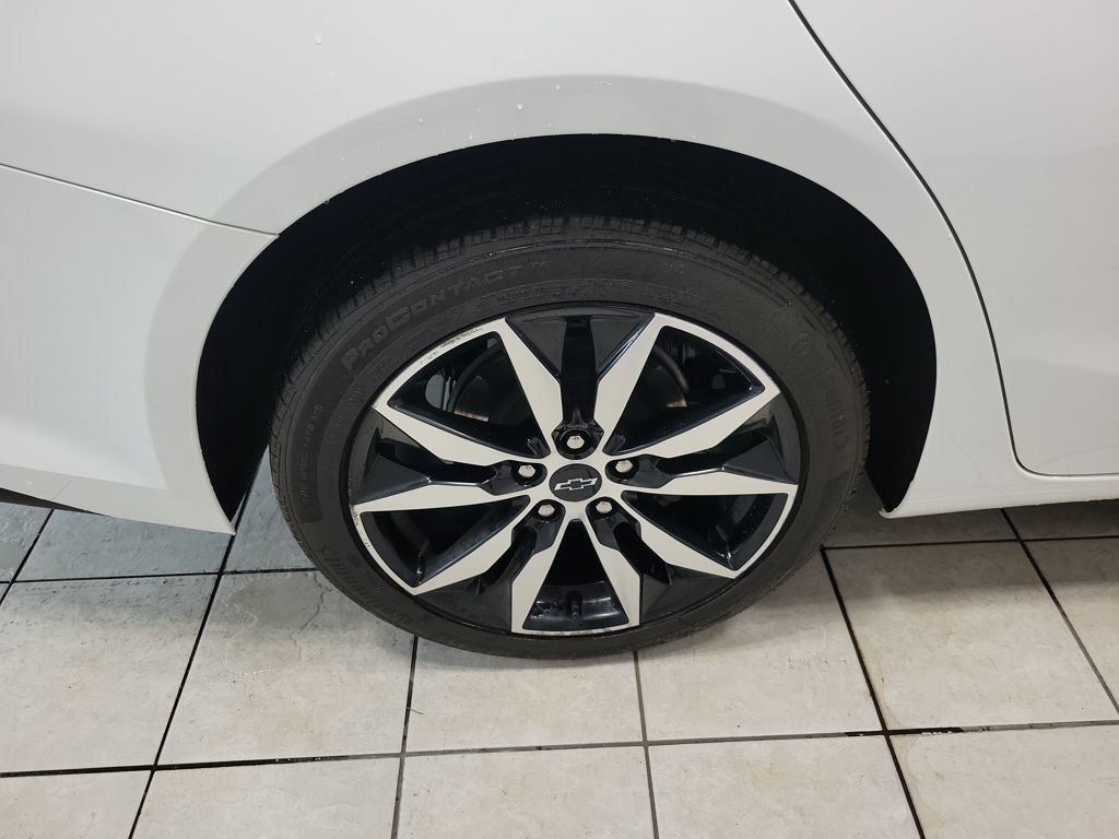 Used 2024 Chevrolet Malibu RS w/ LPO, Floor Liner Package image 9