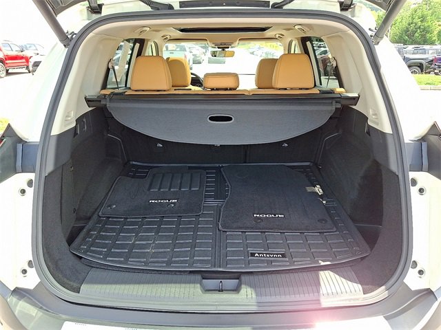 Used 2022 Nissan Rogue Platinum w/ Head-Up Display Package image 31