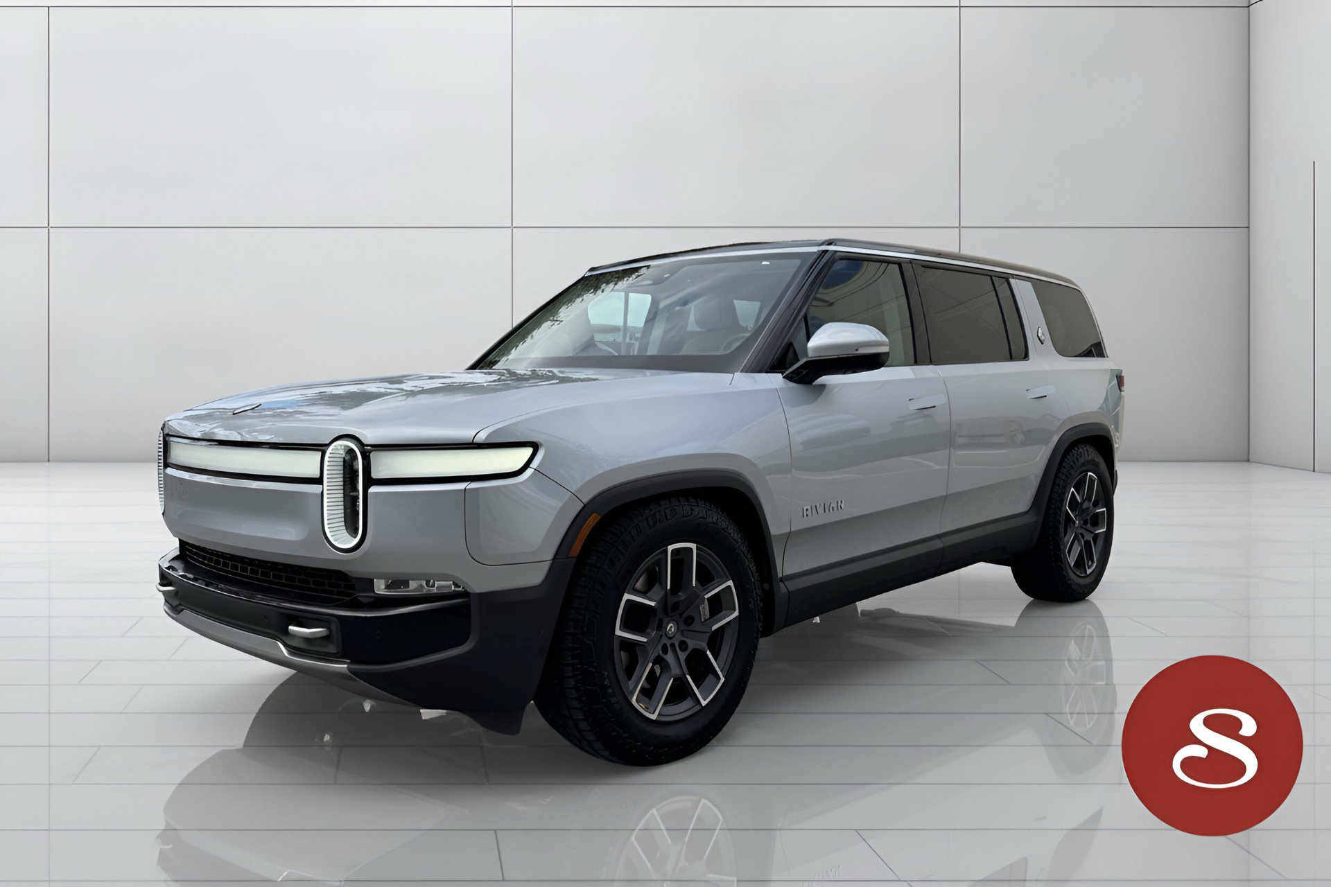 Used 2024 Rivian R1S Adventure image 3