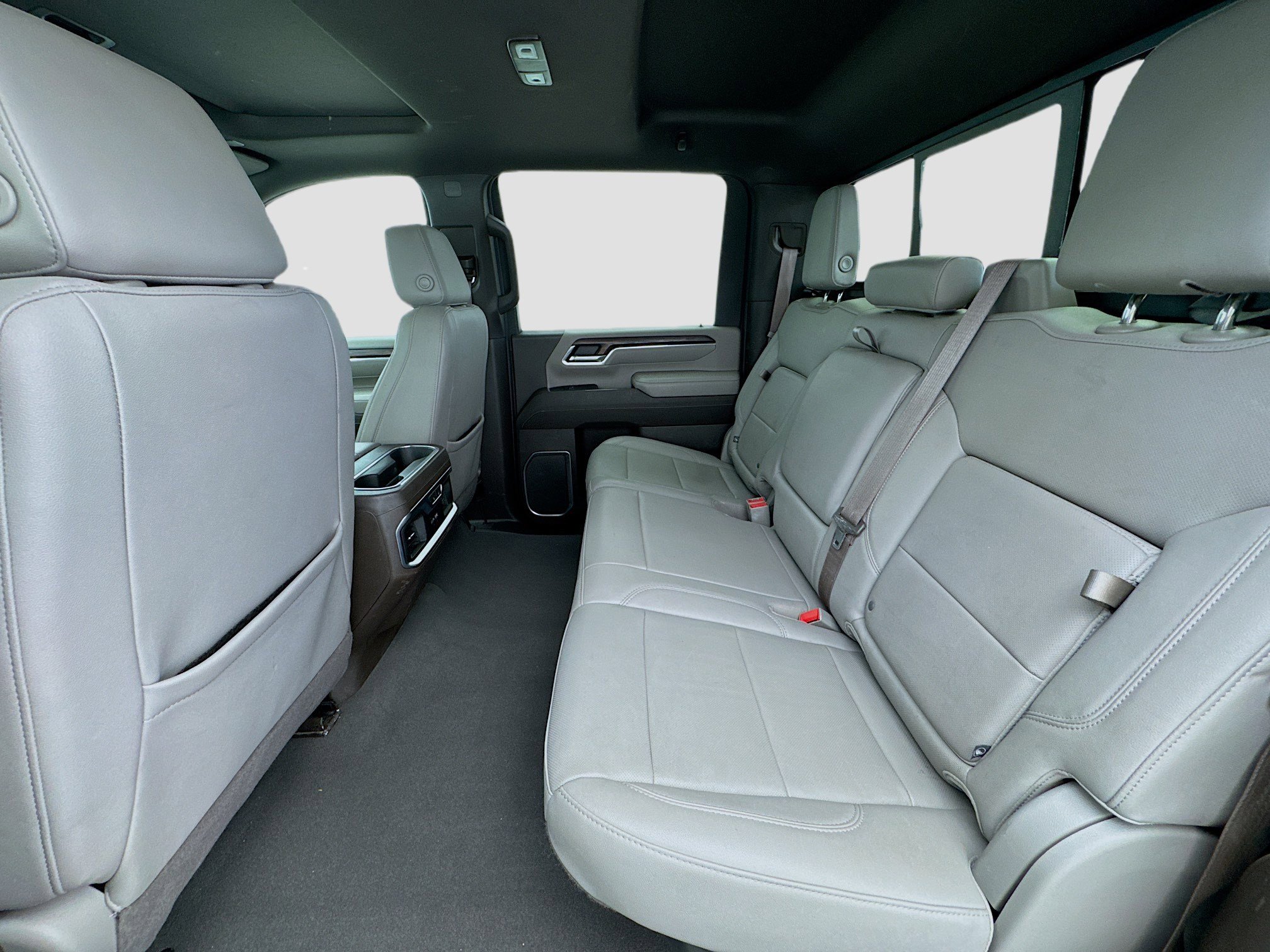 Used 2024 GMC Sierra 2500 SLT w/ SLT Premium Package image 16