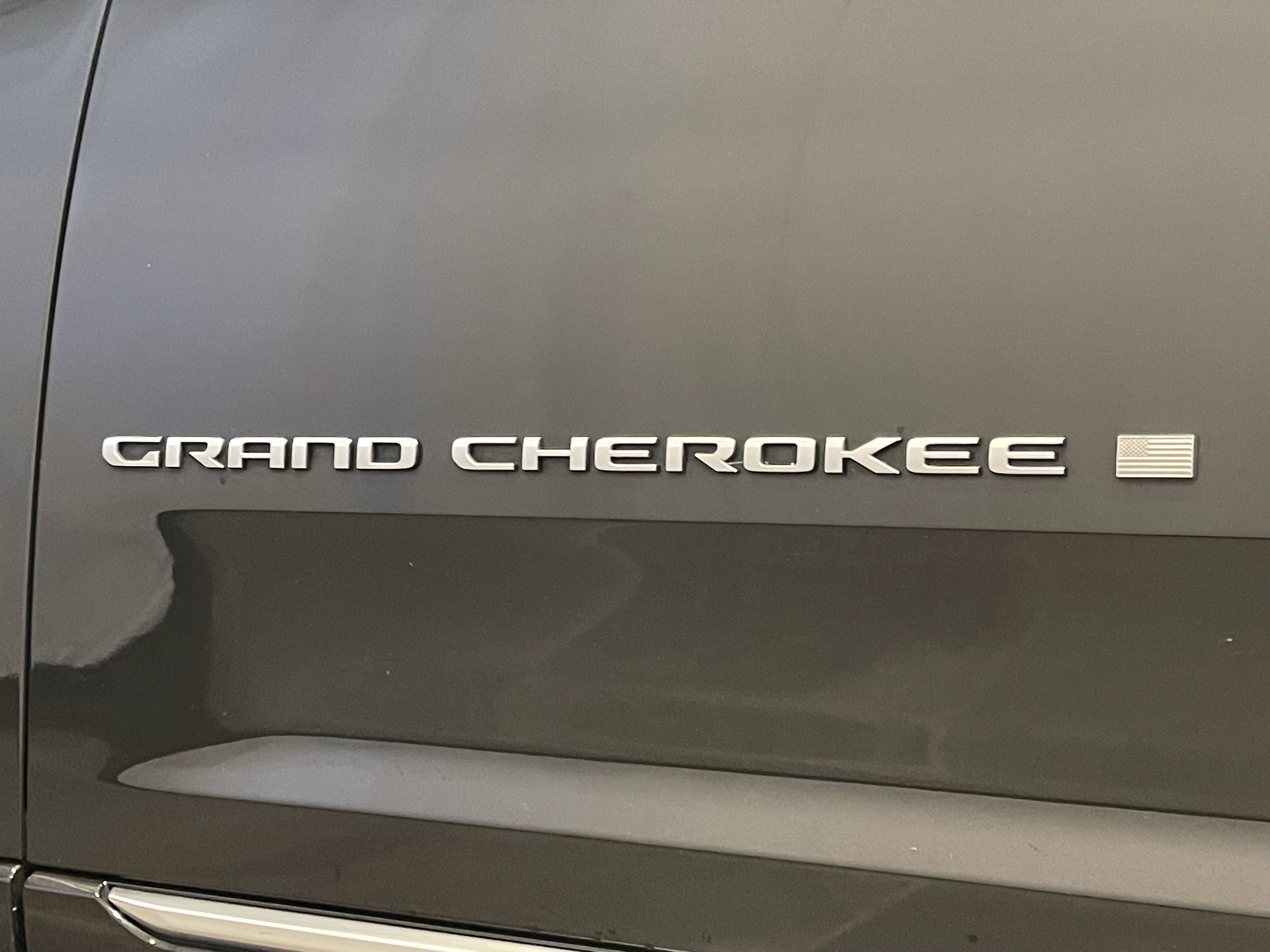 Used 2023 Jeep Grand Cherokee Summit image 24