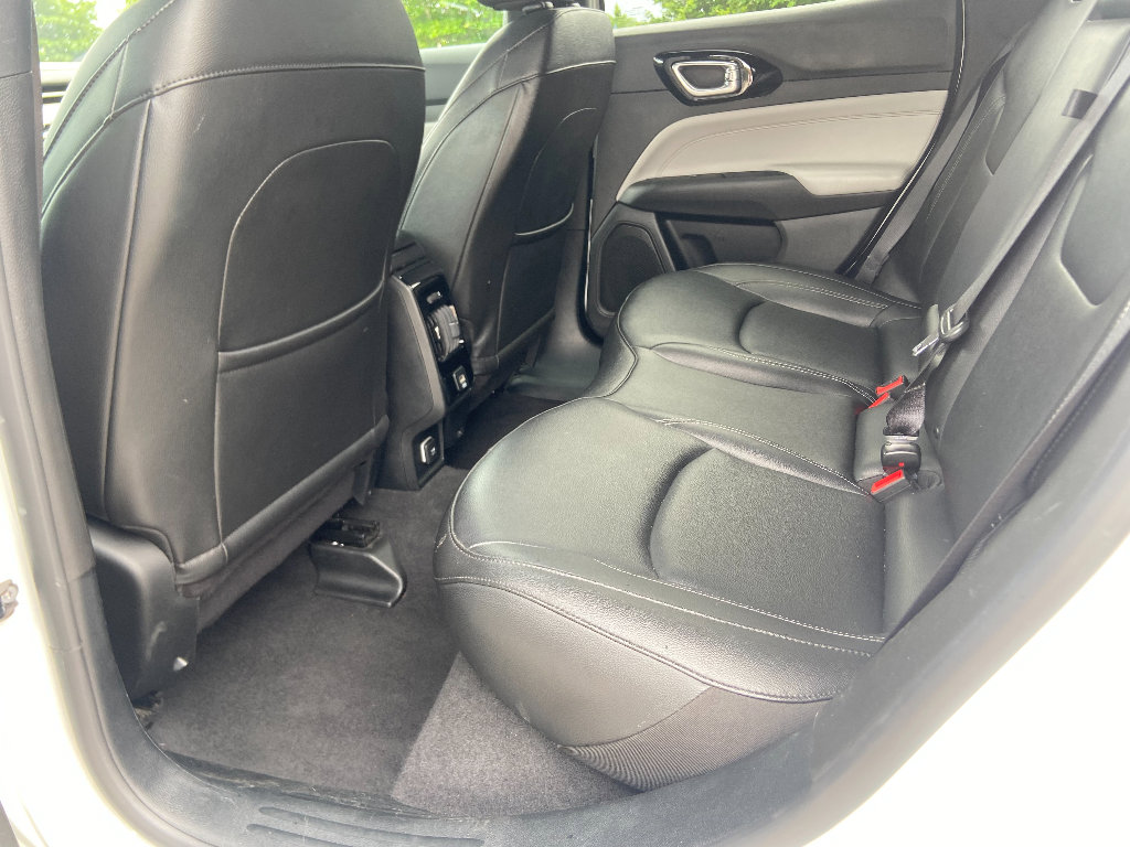 Used 2025 Jeep Compass Limited AWD/4WD image 16
