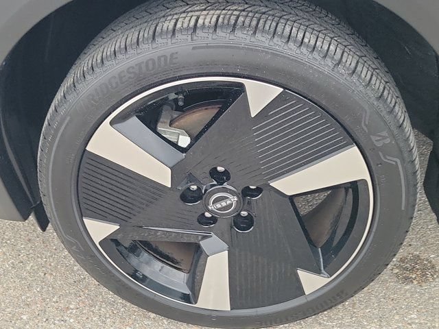 Certified 2026 Nissan Kicks SR FWD image 8