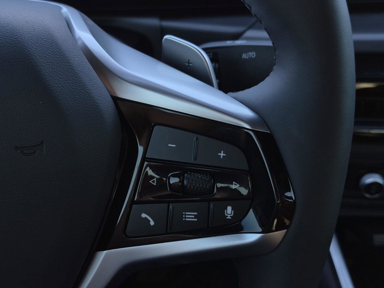 Certified 2025 BMW 230i 230i w/ Convenience Package image 14