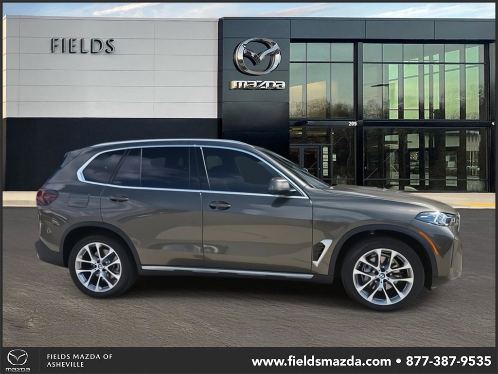 Used 2025 BMW X5 xDrive40i w/ Climate Comfort Package image 1
