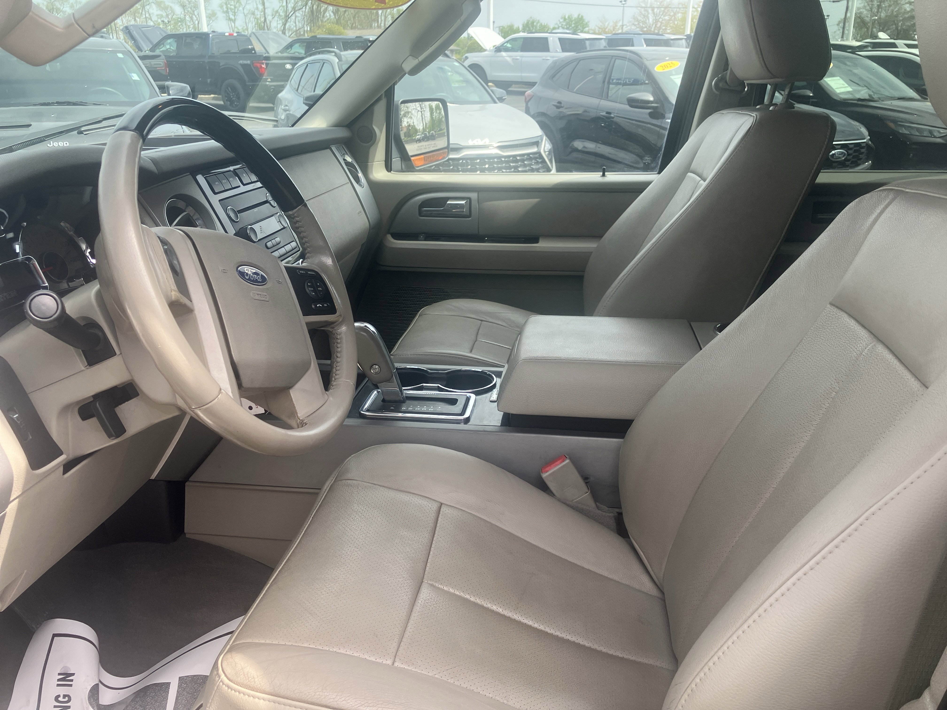 Used 2011 Ford Expedition Limited AWD/4WD image 21