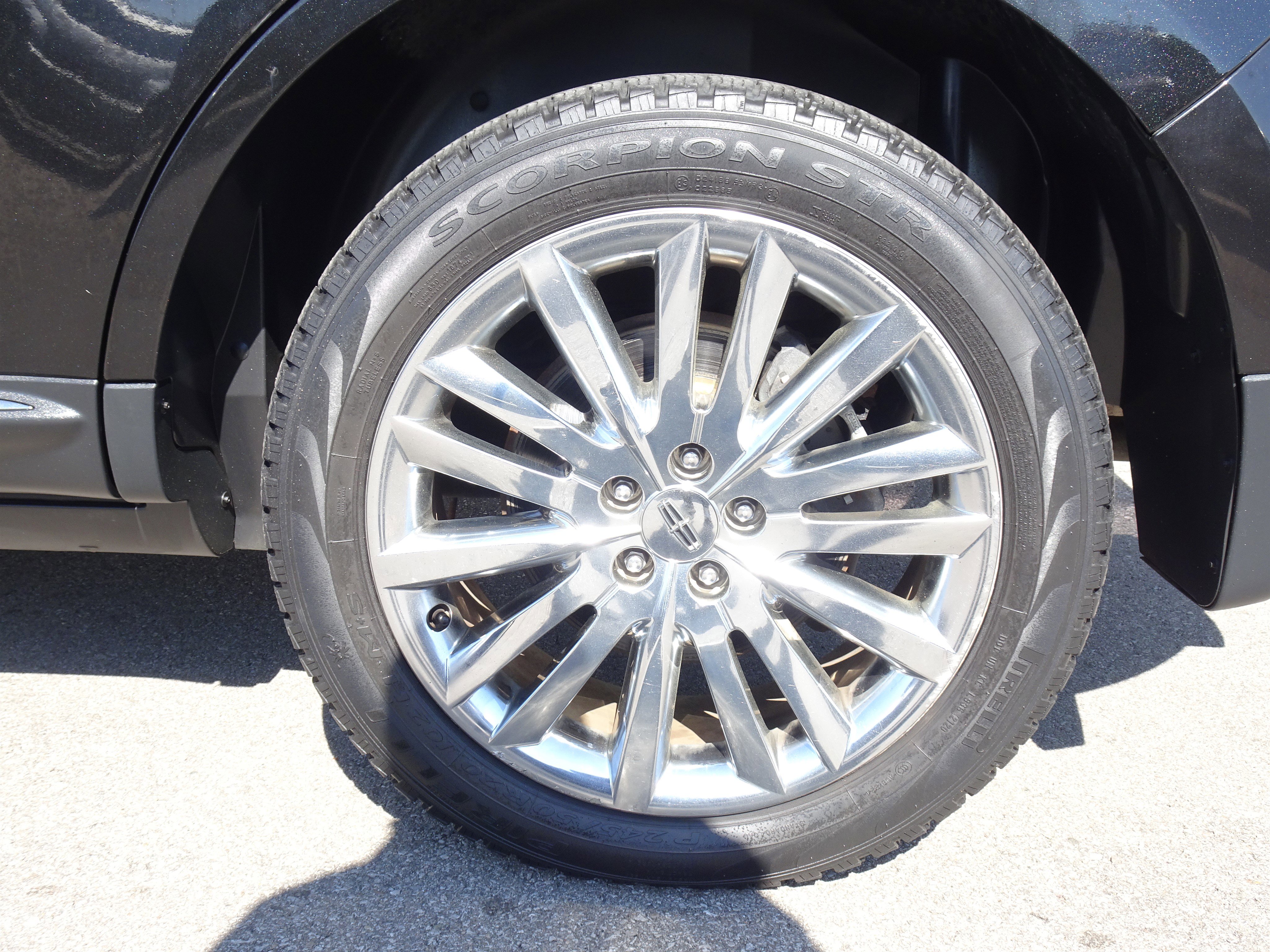 Used 2015 Lincoln MKX AWD w/ Equipment Group 102A image 30