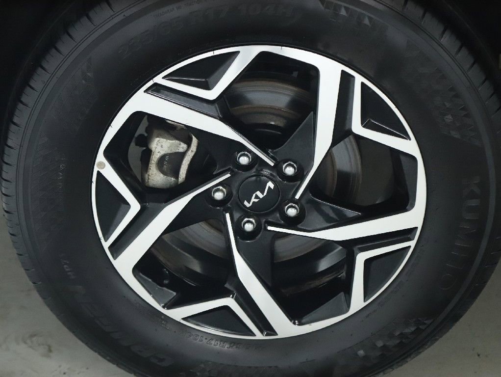 Used 2025 Kia Sportage LX AWD/4WD image 12