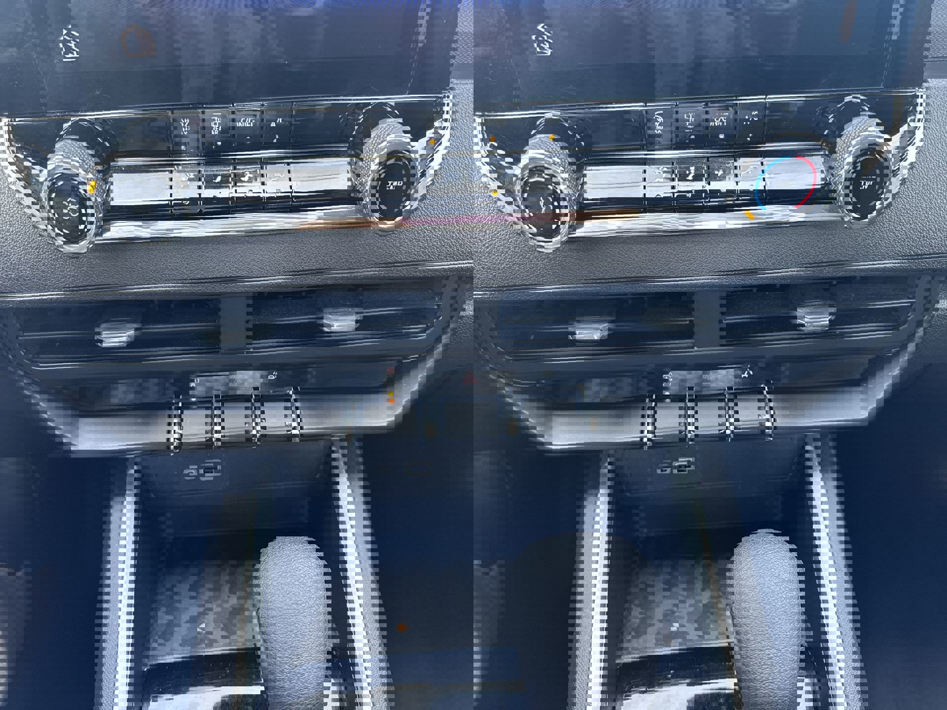 Used 2023 Chevrolet Colorado Trail Boss w/ Technology Package image 18