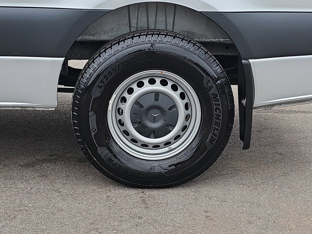 Used 2024 Mercedes-Benz Sprinter 2500 image 34