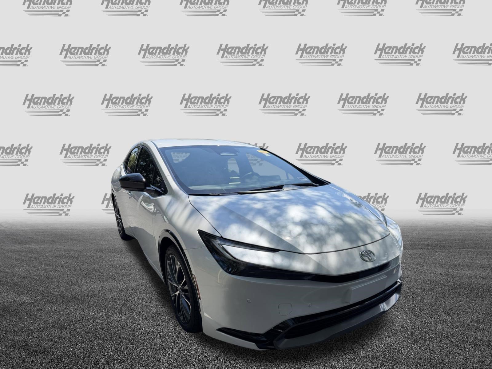 Used 2024 Toyota Prius XLE FWD image 2
