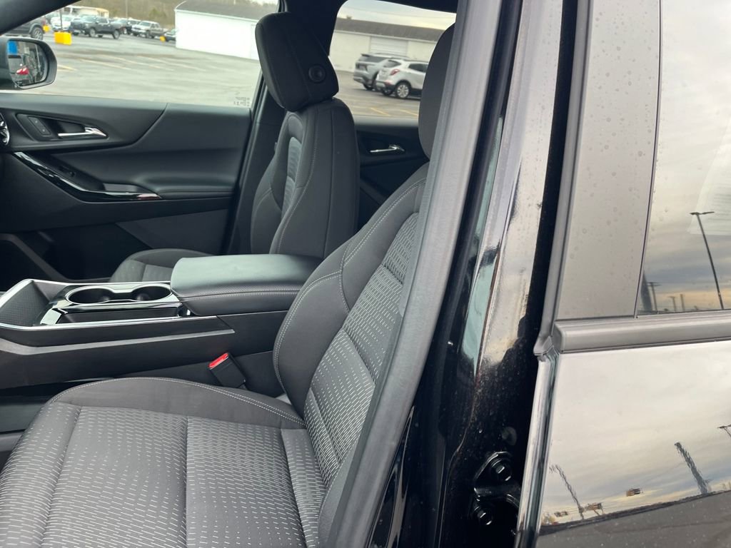 Used 2025 Chevrolet Equinox LT image 19