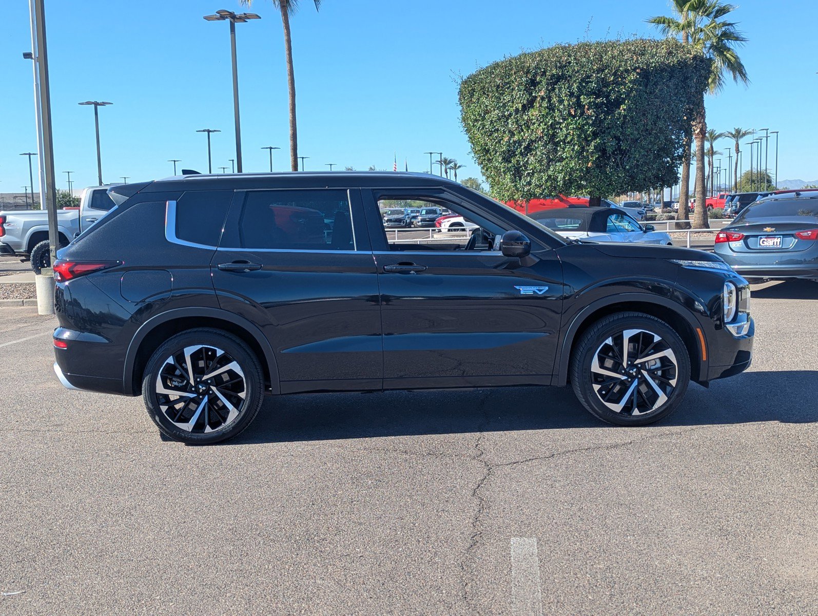 Used 2023 Mitsubishi Outlander SEL image 7