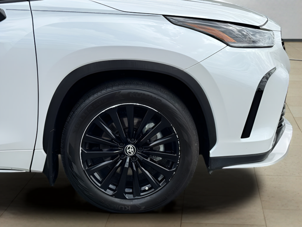 Used 2023 Toyota Highlander XSE FWD image 41