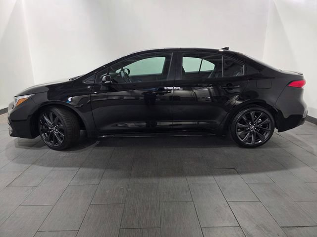 Used 2024 Toyota Corolla SE w/ SE Convenience Package FWD image 2