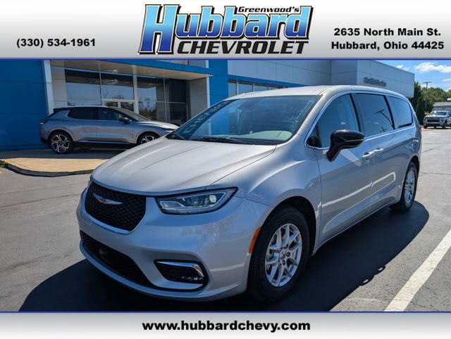 Used 2024 Chrysler Pacifica Touring-L