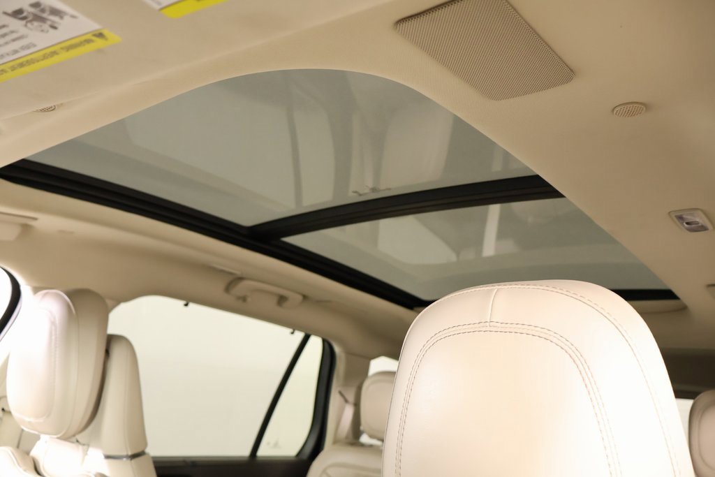 Used 2020 Lincoln Aviator Grand Touring w/ Equipment Group 302A image 17