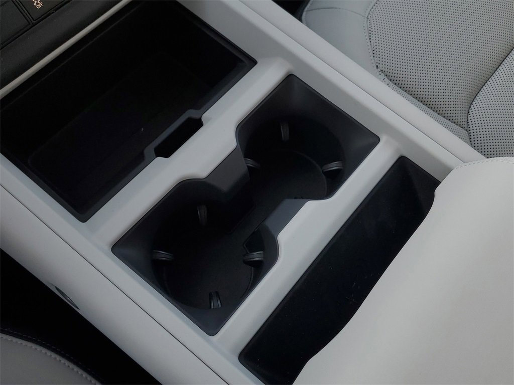 New 2026 Land Rover Defender 110 S image 25