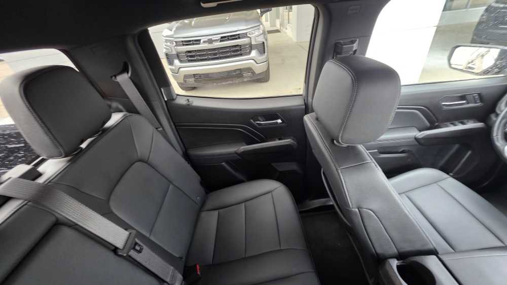 Used 2024 Chevrolet Colorado LT w/ LT Convenience Package III RWD image 19