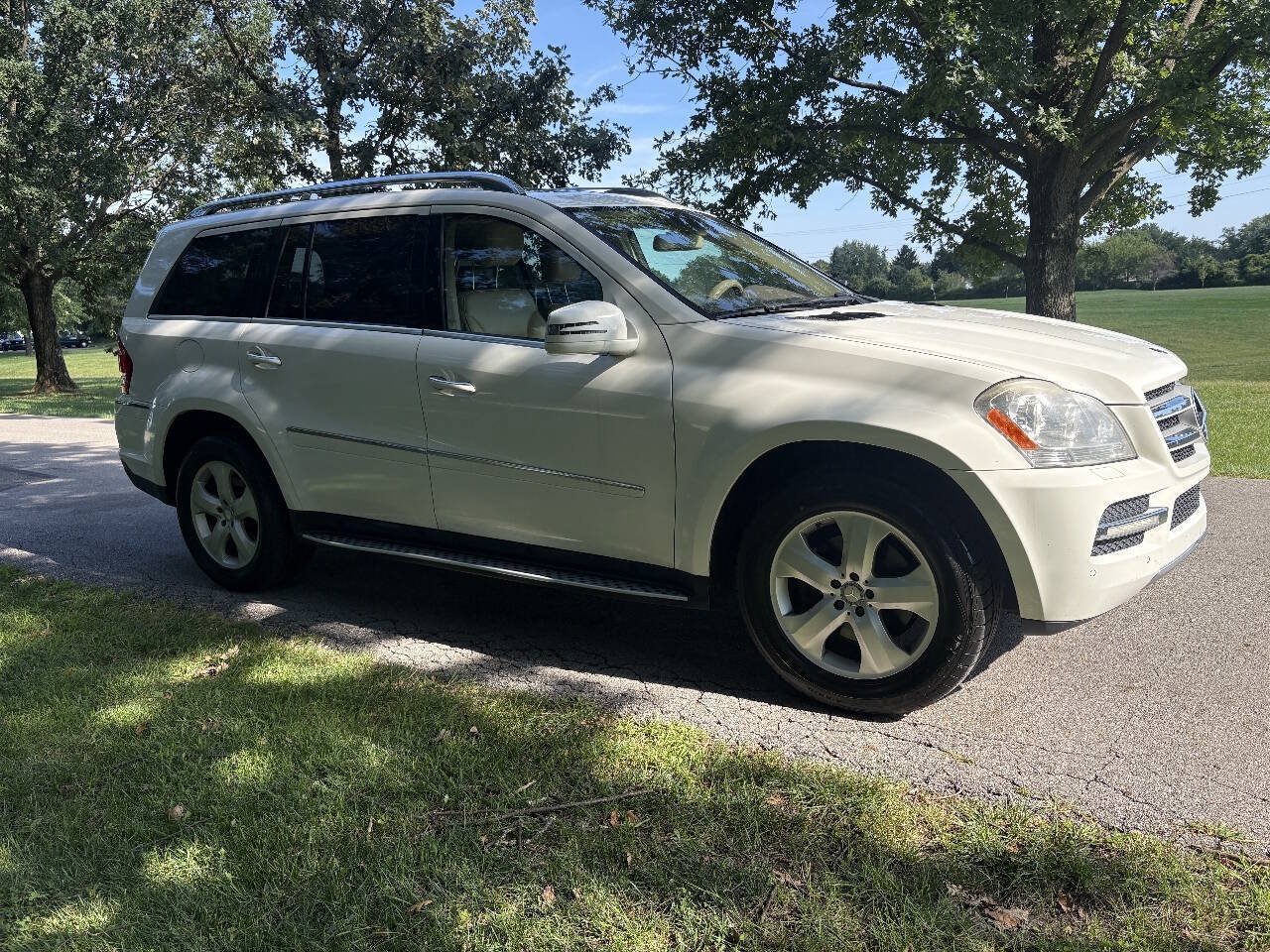 Used 2012 Mercedes-Benz GL 450 4MATIC w/ Premium 1 Pkg image 17