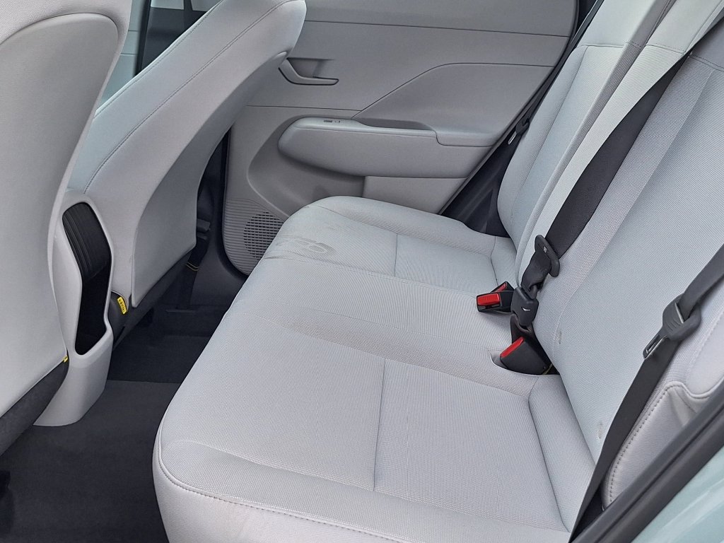 New 2027 Hyundai Kona SE AWD/4WD image 12