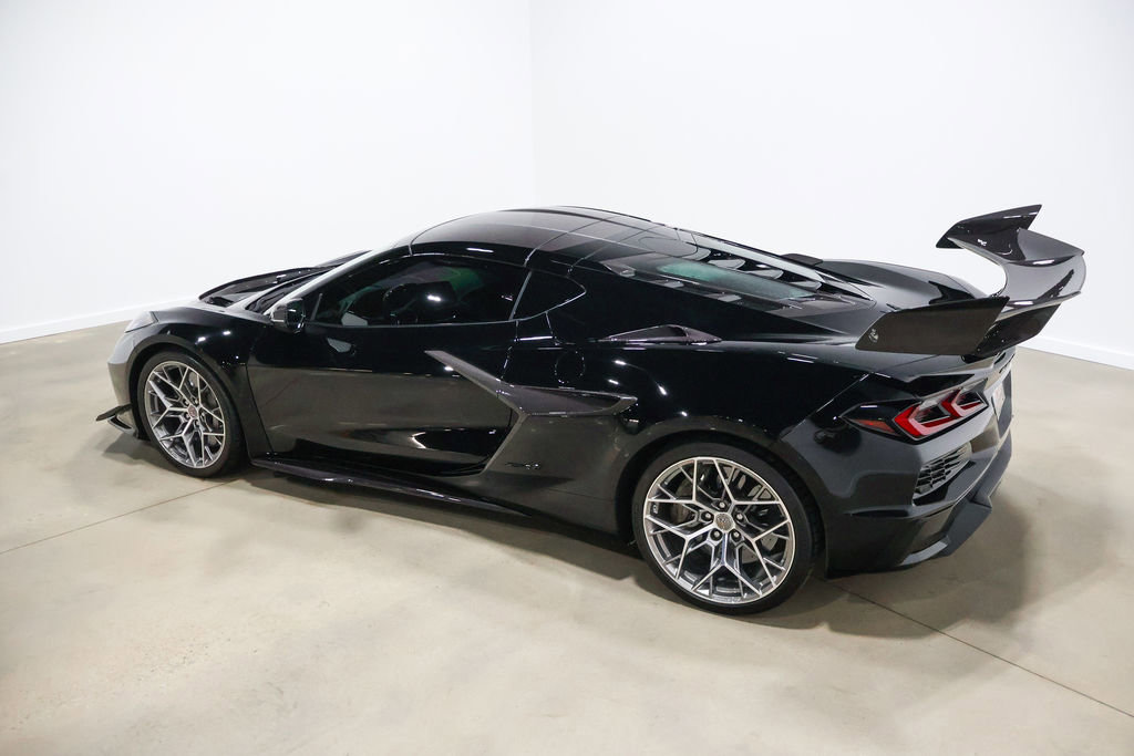 Used 2026 Chevrolet Corvette ZR1 w/ ZR1 Carbon Fiber Aero Package image 22