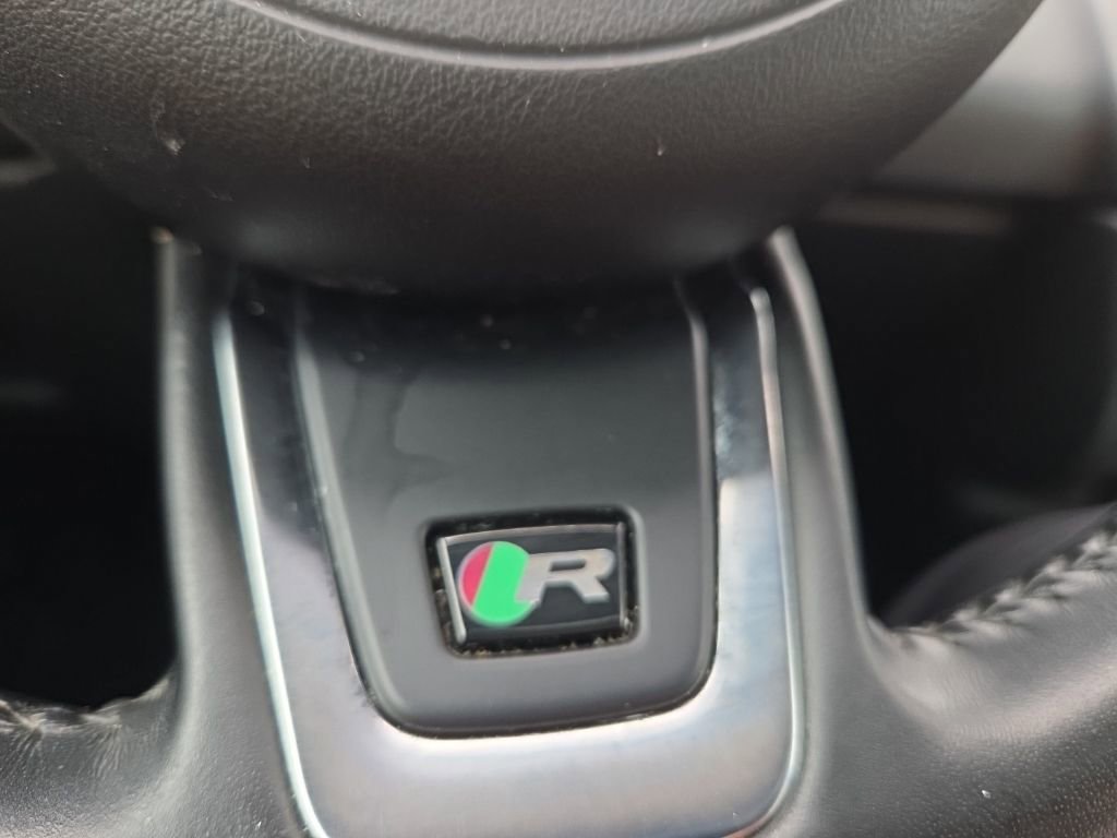 Used 2019 Jaguar E-PACE R-Dynamic SE image 36