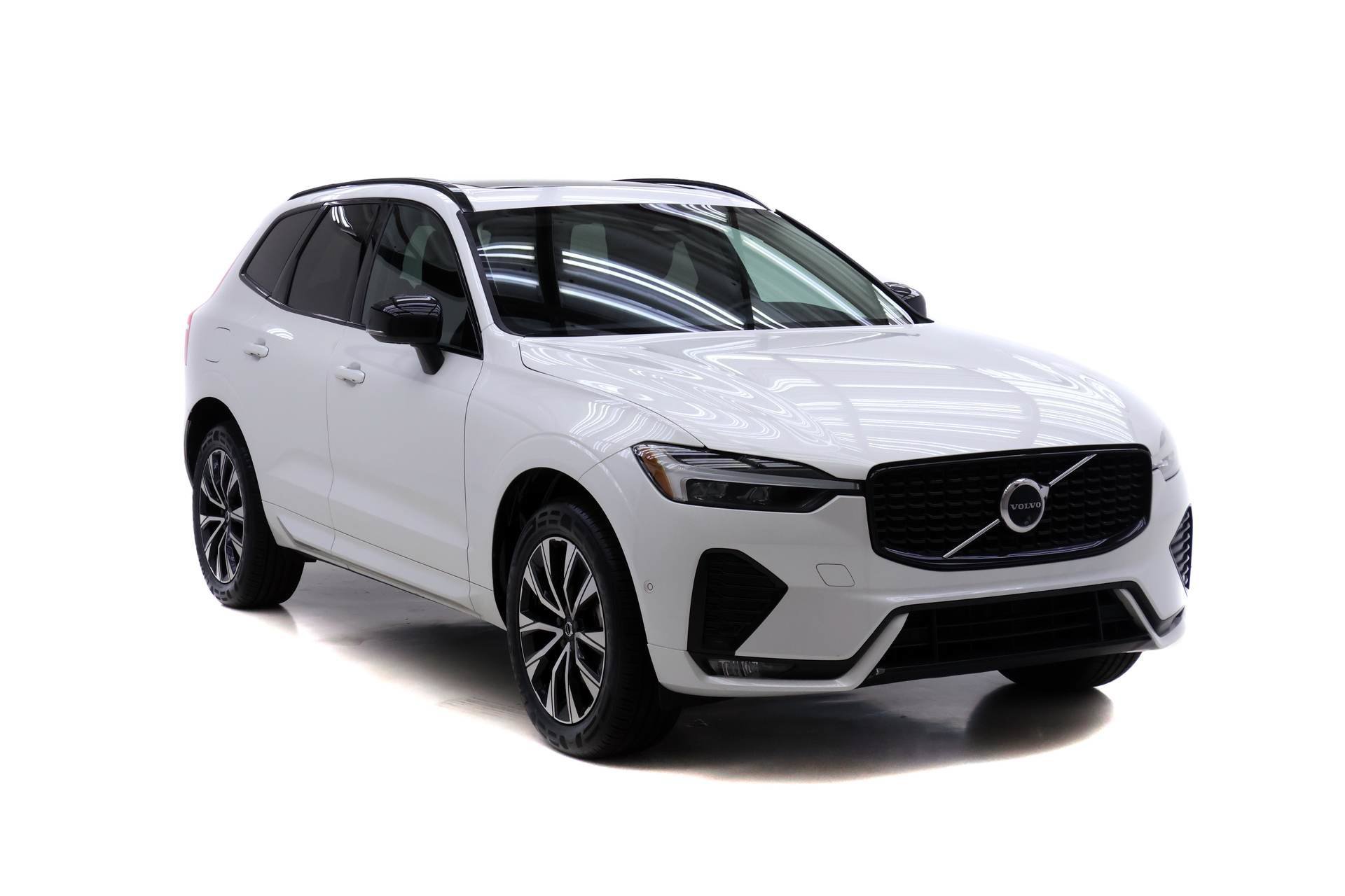 Certified 2024 Volvo XC60 B5 Plus w/ Protection Package Premier AWD/4WD image 2