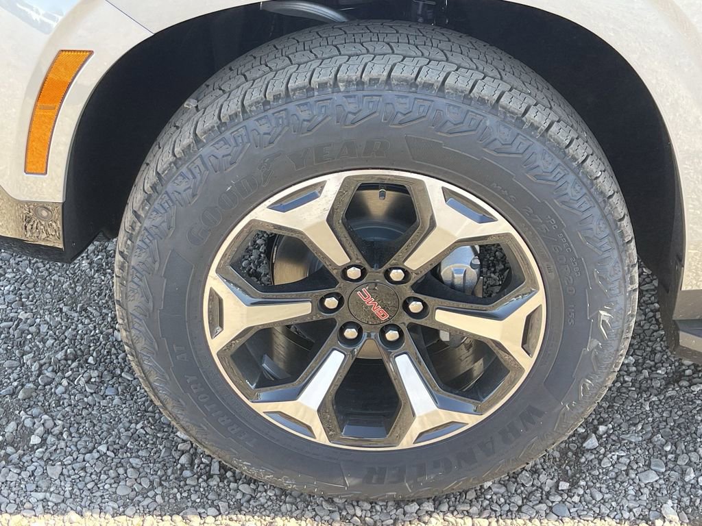New 2026 GMC Yukon AT4 image 31