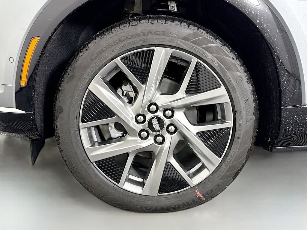 New 2026 Cadillac Optiq Luxury 1 image 32
