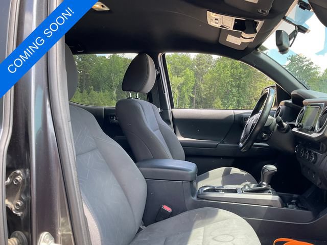 Used 2017 Toyota Tacoma TRD Sport w/ Tow Package RWD image 5