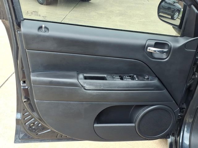 Used 2015 Jeep Compass Sport w/ Power Value Group FWD image 8