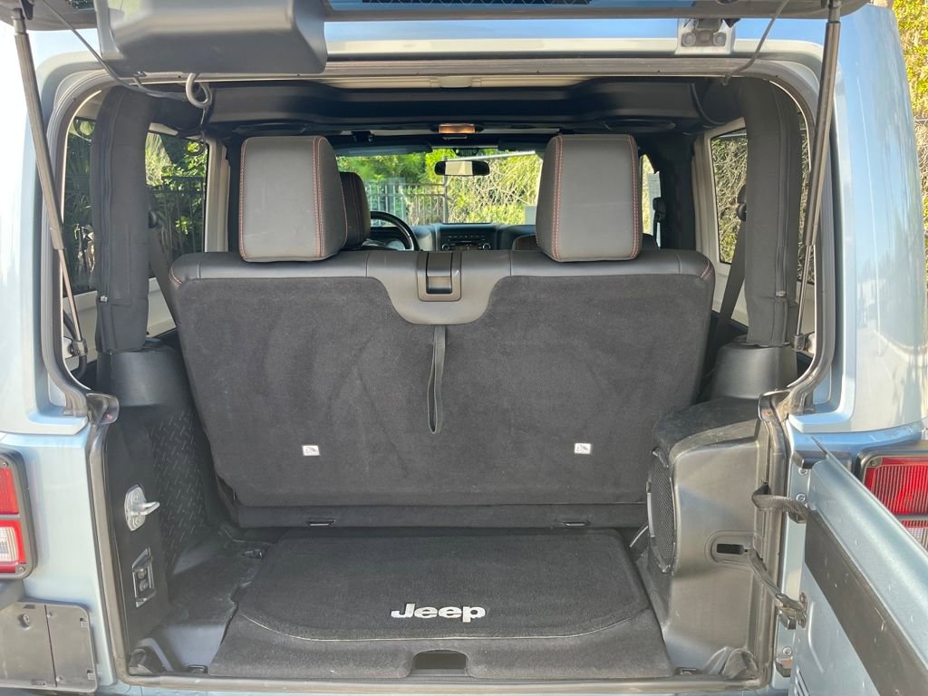 Used 2012 Jeep Wrangler Sahara image 29