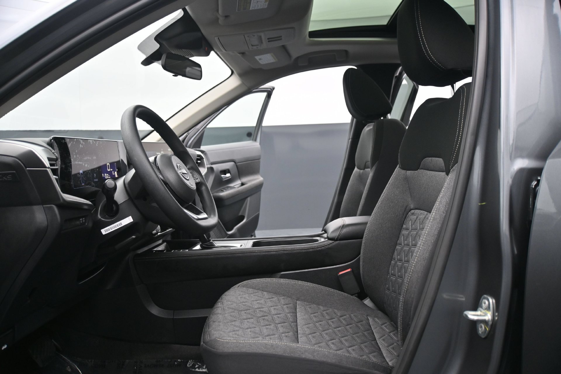 Used 2025 Nissan Kicks SV w/ SV Premium Package AWD/4WD image 19