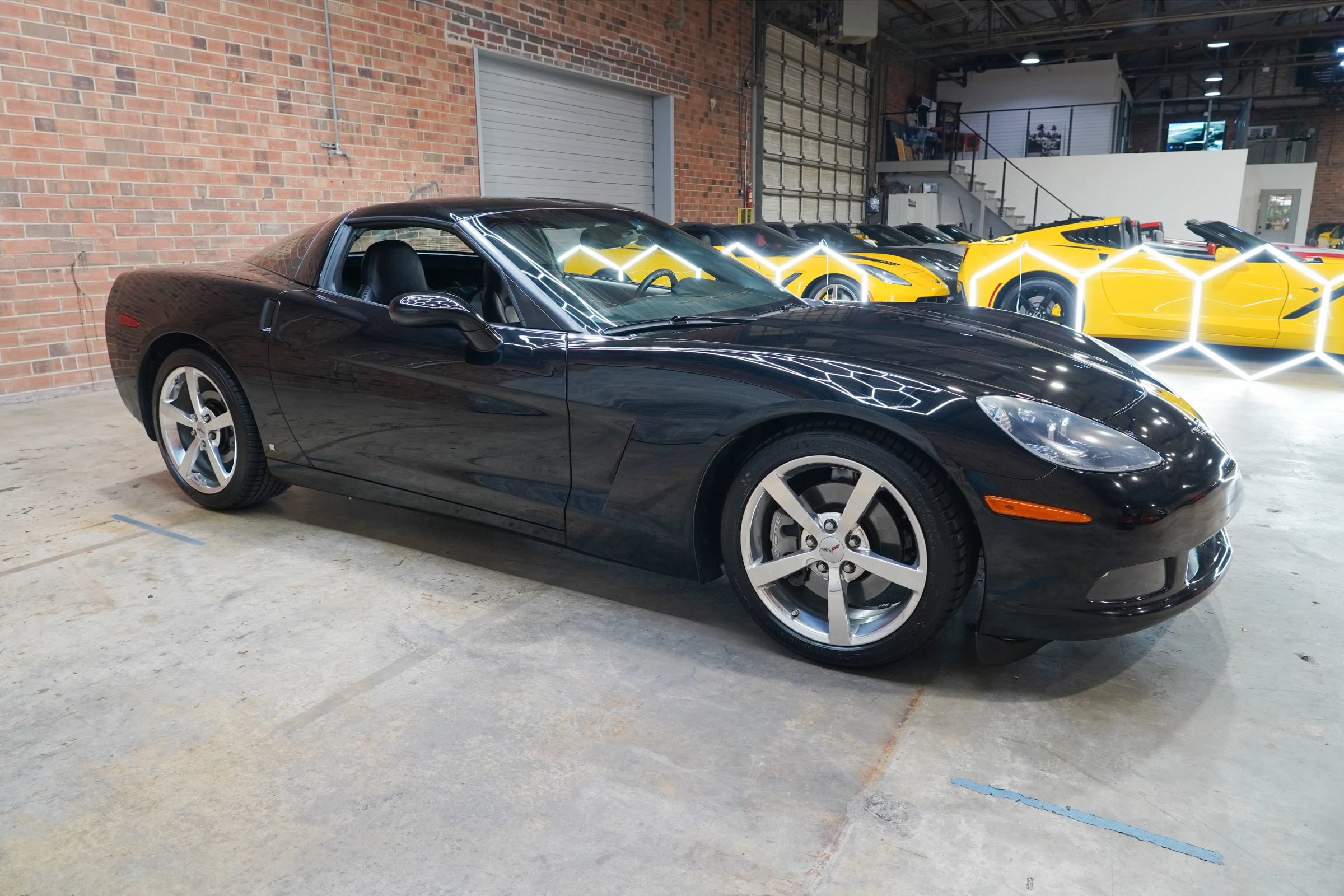 Used 2009 Chevrolet Corvette Coupe RWD image 2