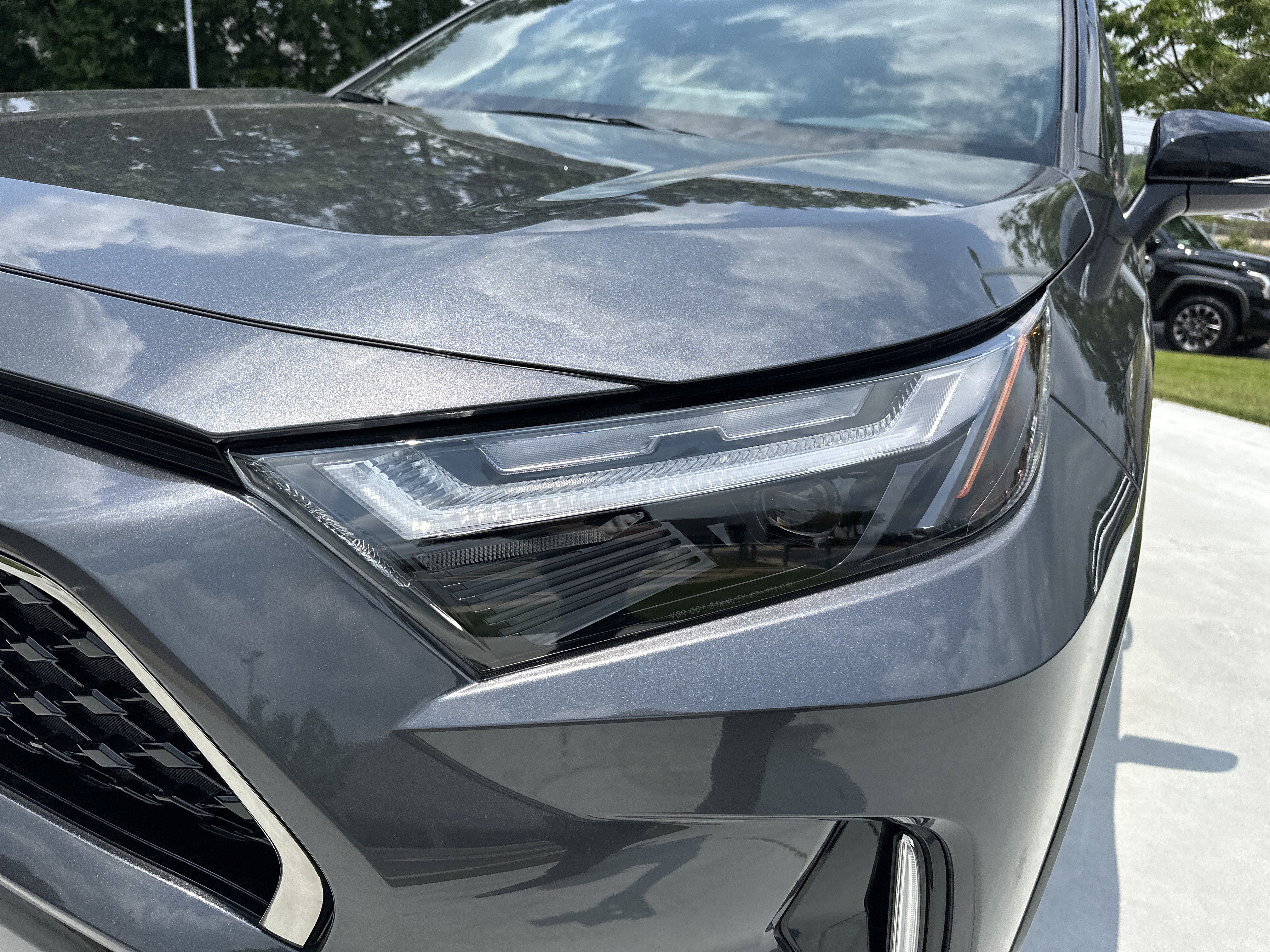 Used 2025 Toyota RAV4 XSE AWD/4WD image 6