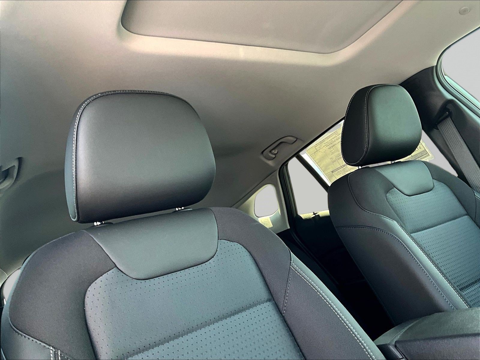 New 2026 Chevrolet Trax LT w/ Sunroof Package FWD image 13