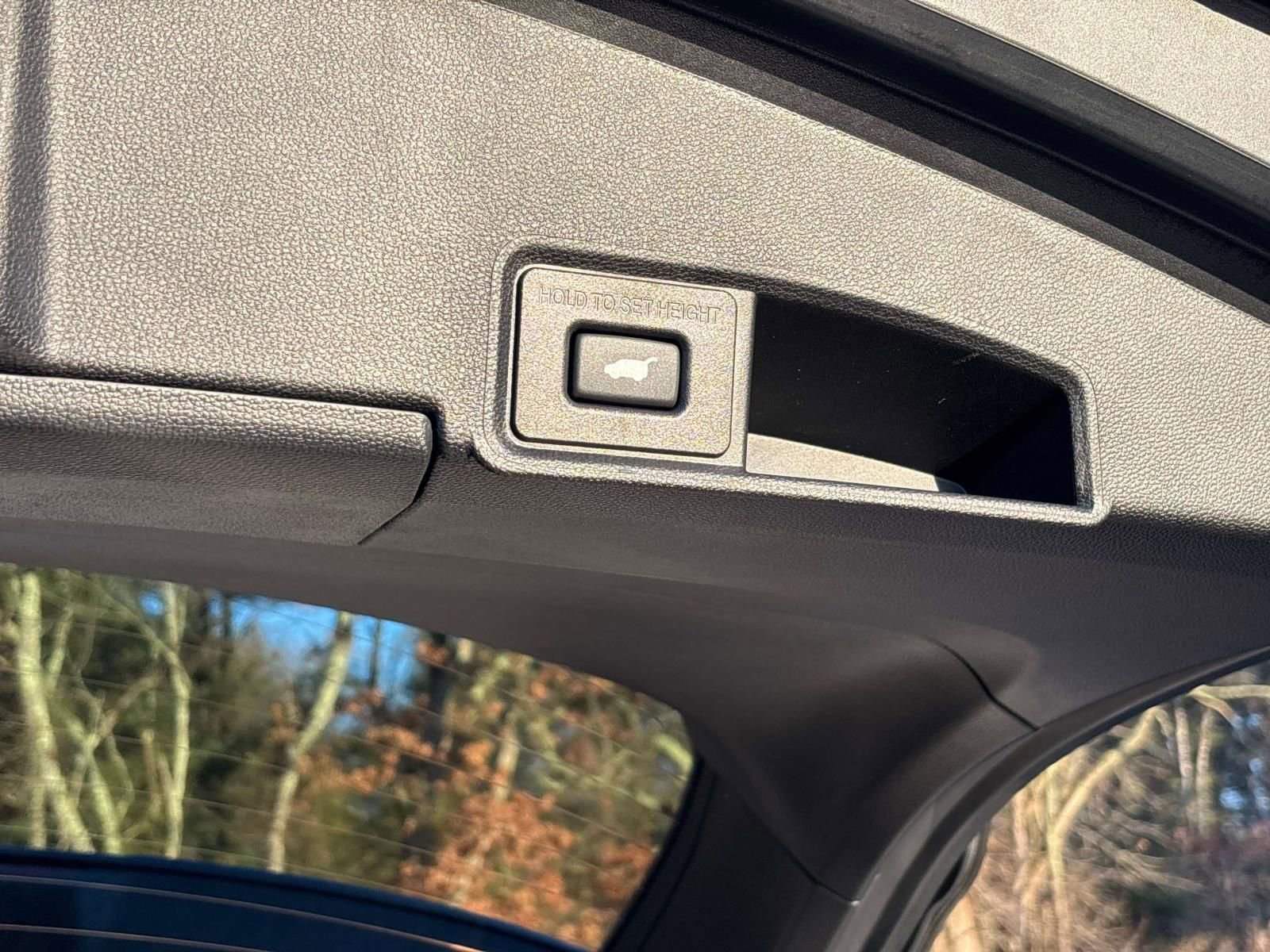 Used 2025 Acura RDX w/ Technology Package image 18