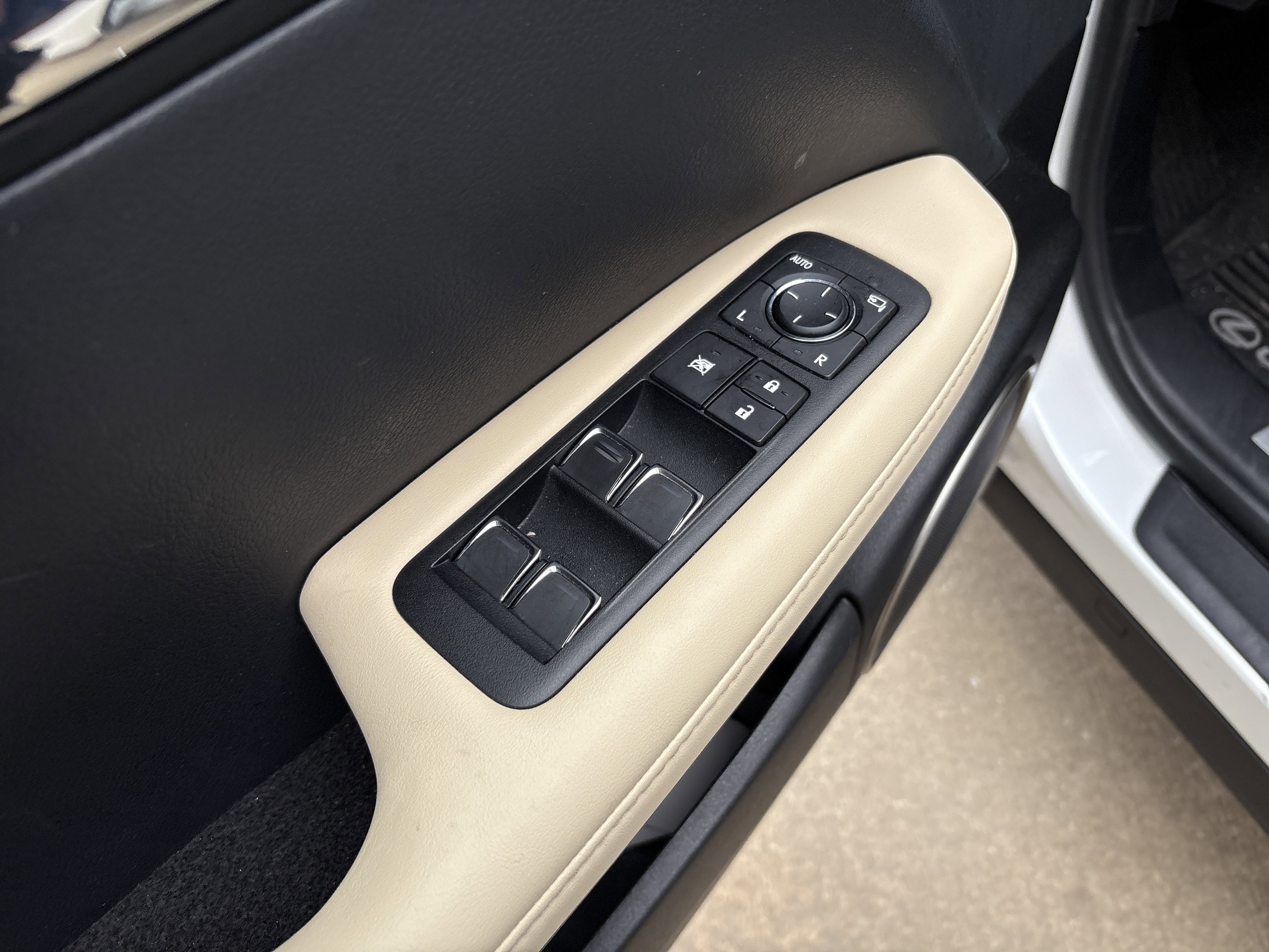 Certified 2022 Lexus RX 350 AWD w/ Premium Package image 15