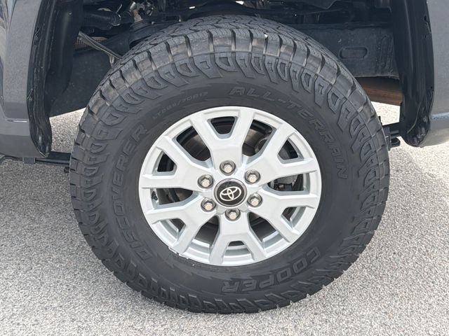 Used 2024 Toyota Tacoma SR w/ SR Upgrade Package AWD/4WD image 35