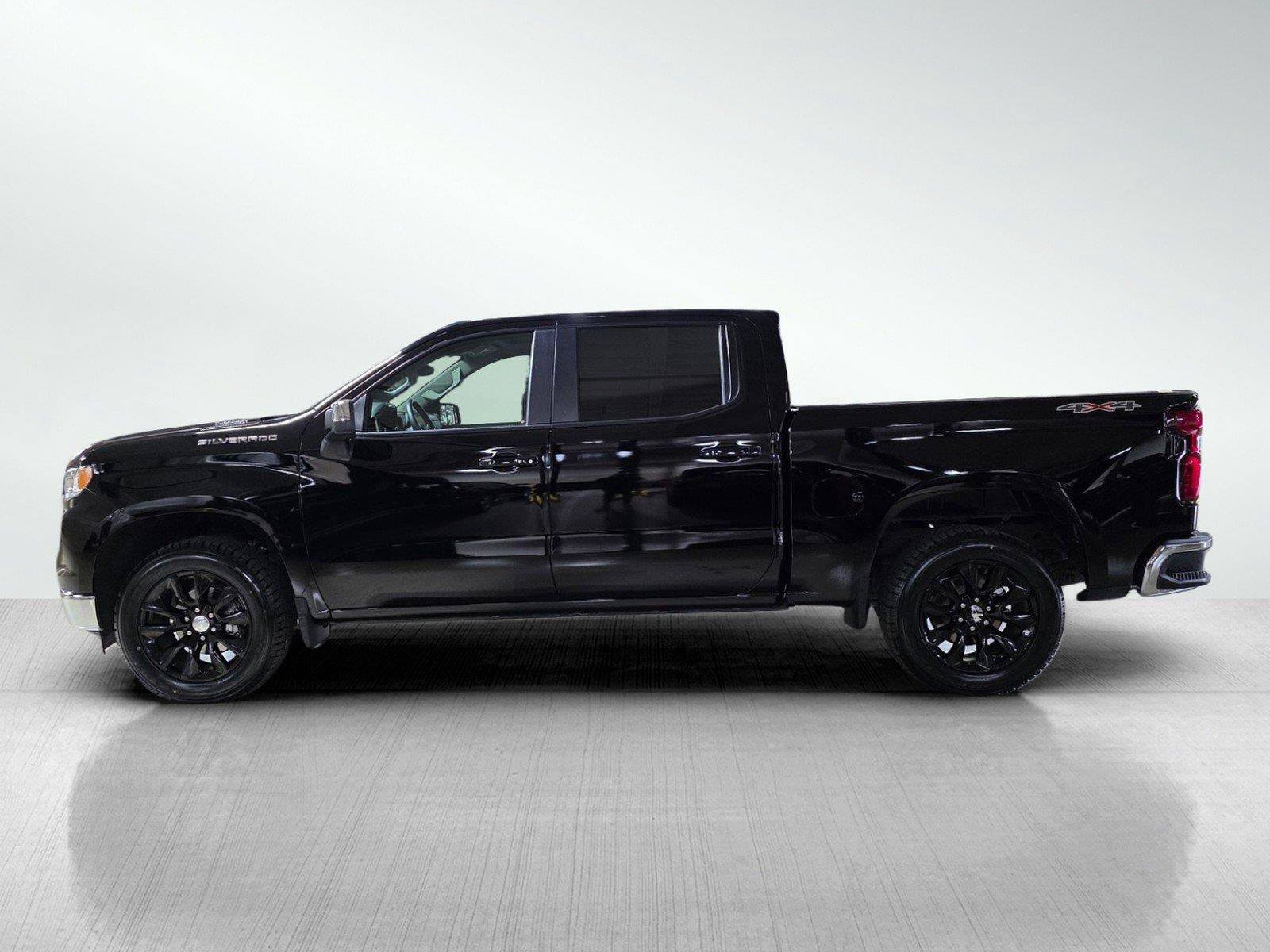 Used 2025 Chevrolet Silverado 1500 LT AWD/4WD image 4