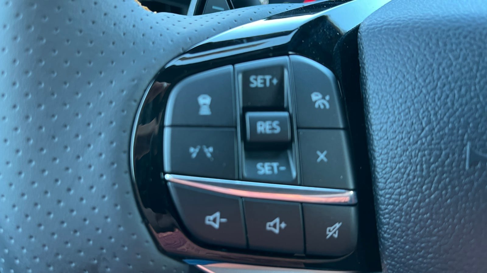 New 2026 Ford Explorer Tremor image 14