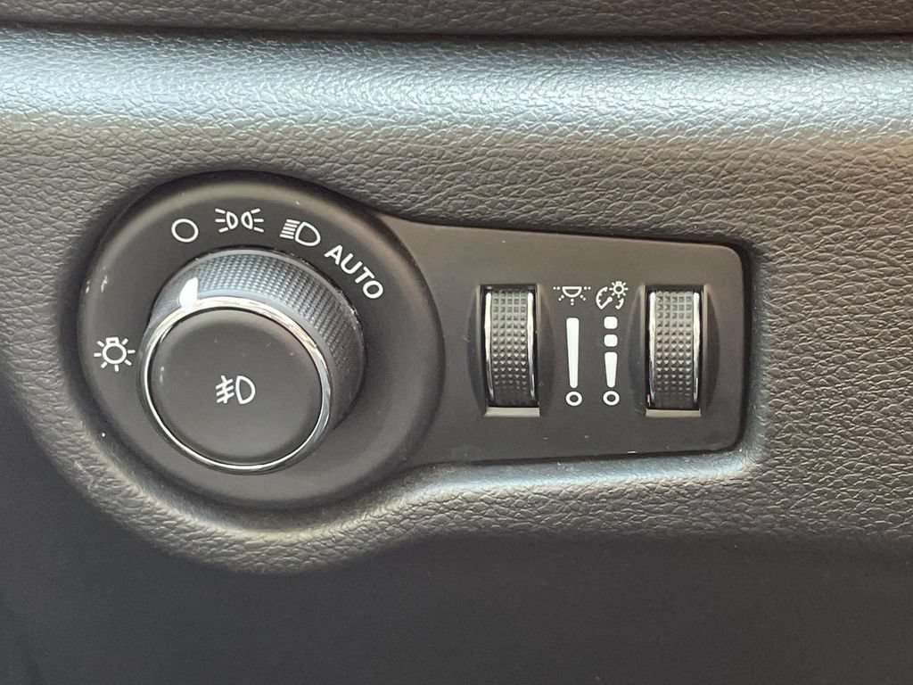 Used 2023 Chrysler Pacifica Touring-L w/ S Appearance Package FWD image 20